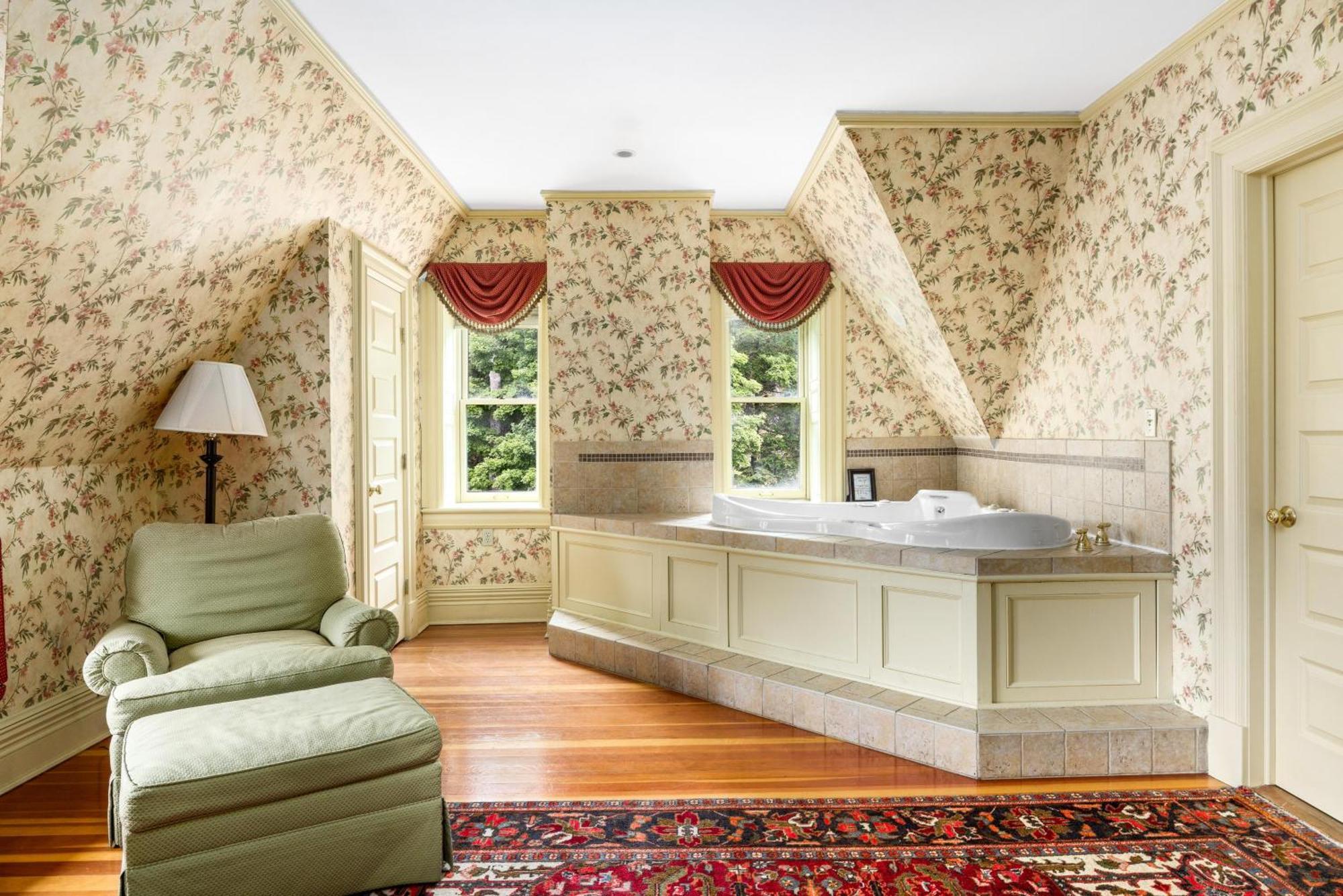 The Inn At Erlowest Lake George Exterior foto