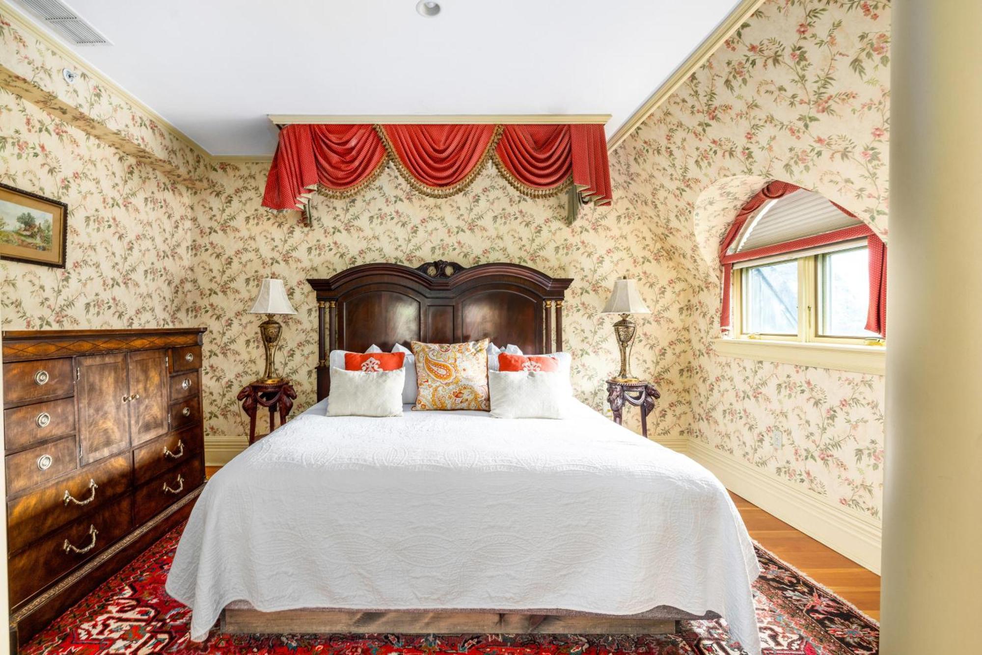 The Inn At Erlowest Lake George Exterior foto