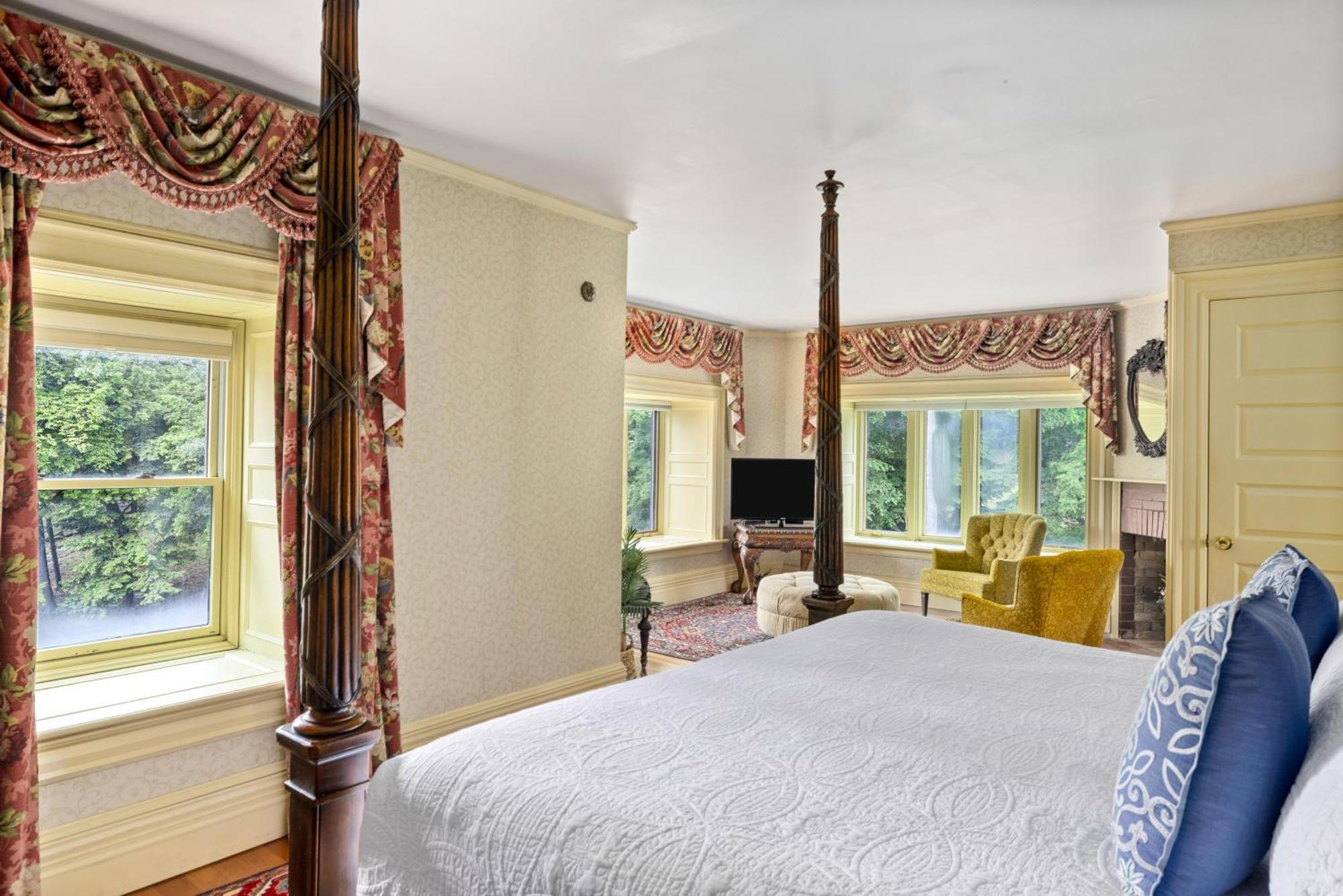 The Inn At Erlowest Lake George Exterior foto