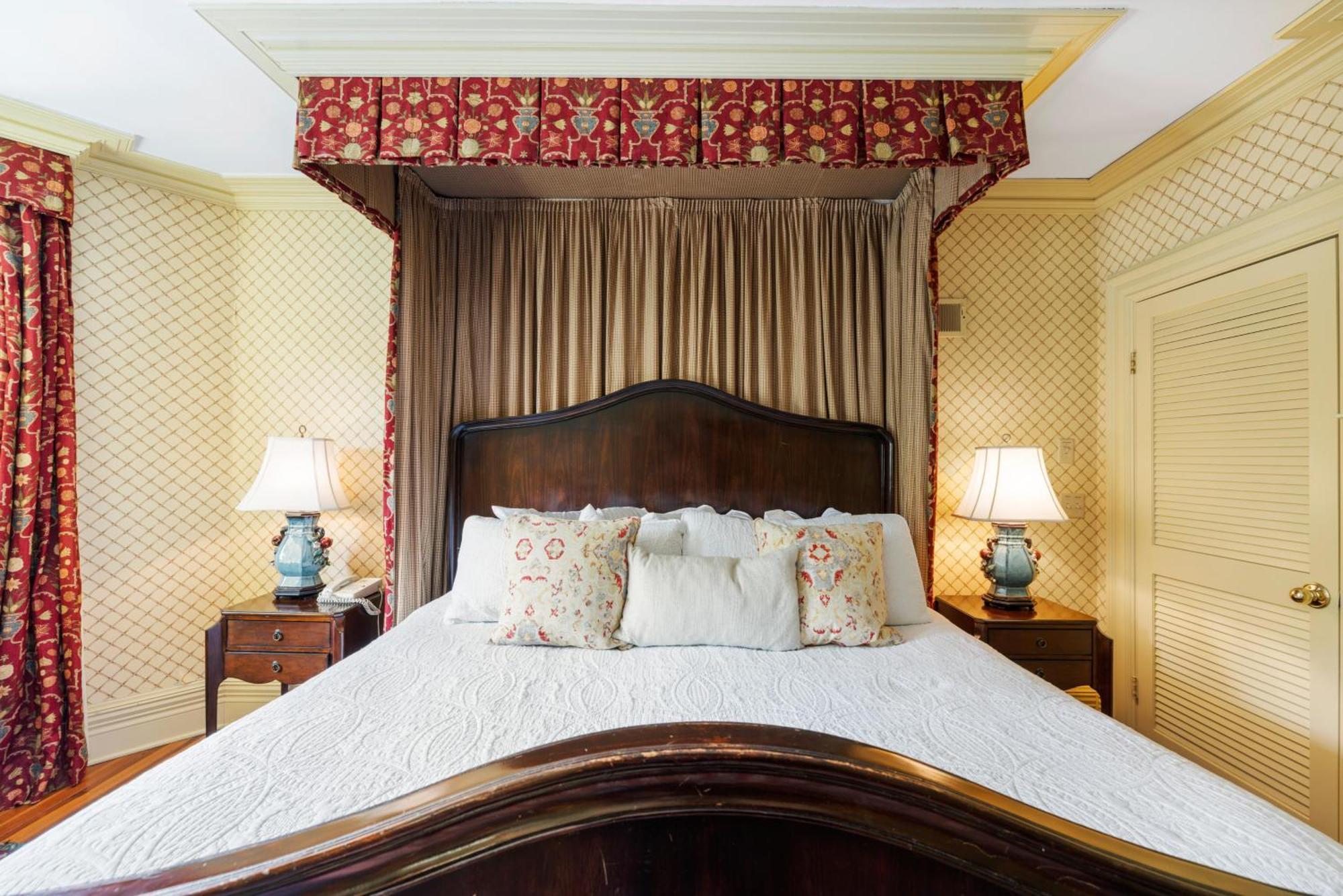 The Inn At Erlowest Lake George Exterior foto