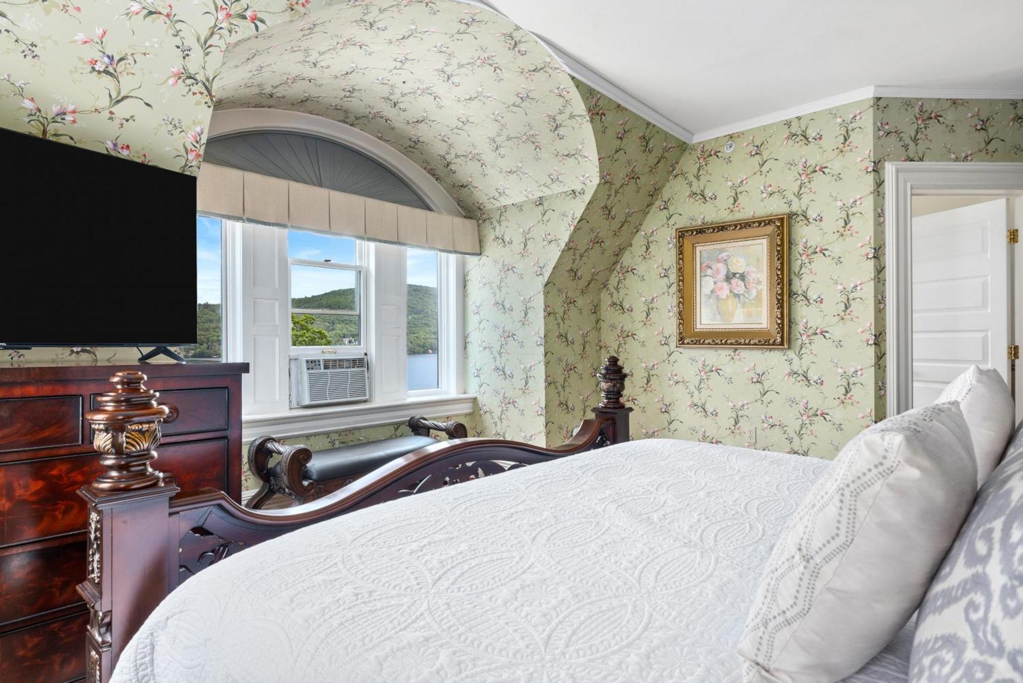 The Inn At Erlowest Lake George Exterior foto
